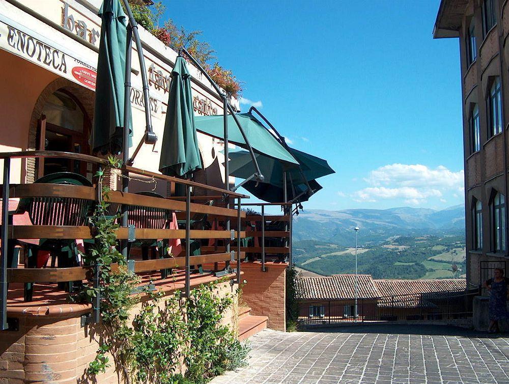 Hotel I Duchi Καμερίνο Εξωτερικό φωτογραφία