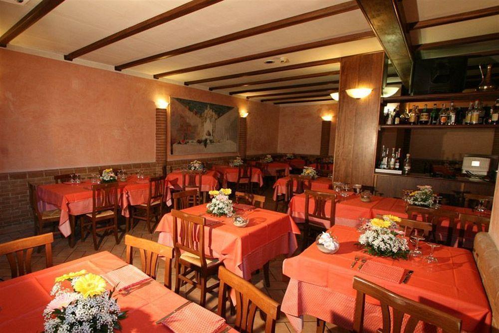Hotel I Duchi Καμερίνο Εξωτερικό φωτογραφία
