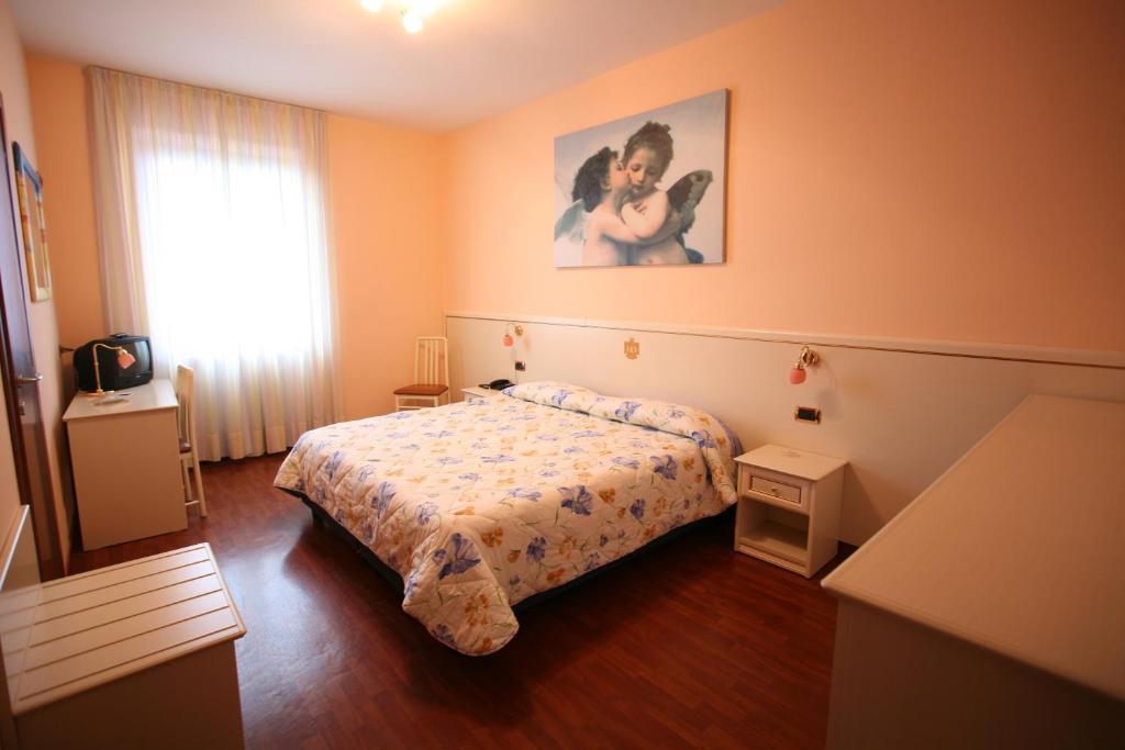 Hotel I Duchi Καμερίνο Δωμάτιο φωτογραφία